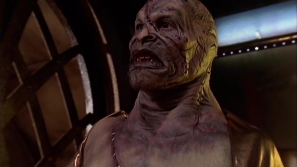 Farscape - Farscape: S1 E4 - Throne For A Loss