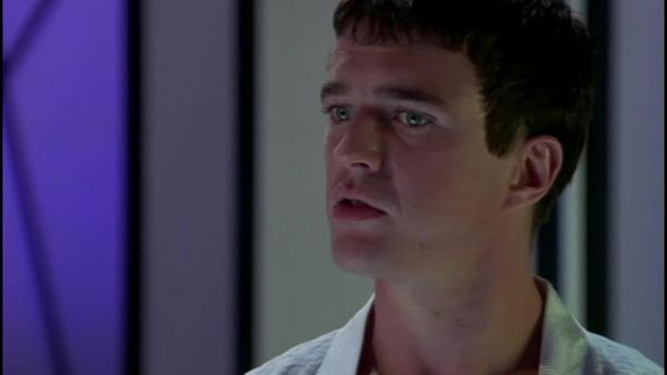 Farscape - Farscape: S2 E11 - Look At The Princess, Part 1: A Kiss Is But A Kiss