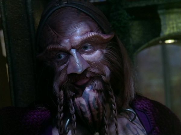 Farscape - Farscape: S2 E16 - The Locket