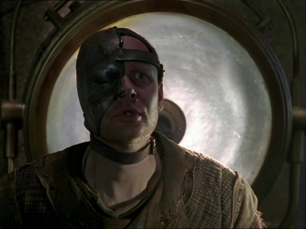 Farscape - Farscape: S2 E19 - Liars, Guns And Money, Part 1: A Not So Simple Plan