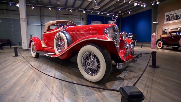 Mi Coche Clasico - Museo del Automóvil
