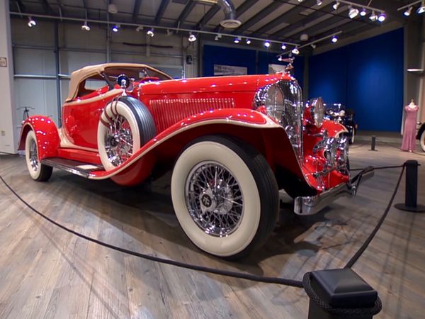 Mi Coche Clasico - Museo del Automóvil