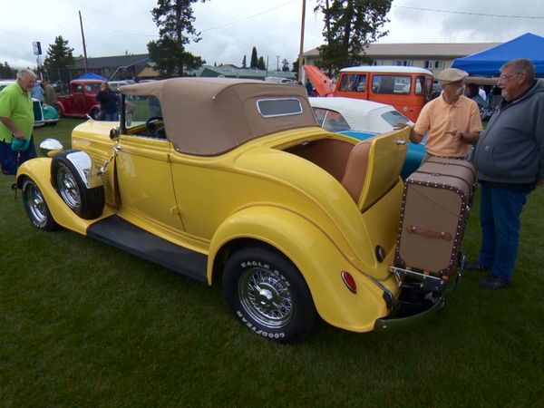 Mi Coche Clasico - Carrera de Cañas de Yellowstone