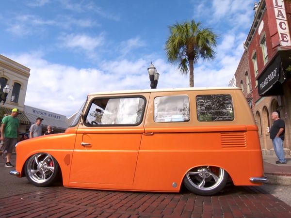 Mi Coche Clasico - Exhibición de Autos de 8 Banderas