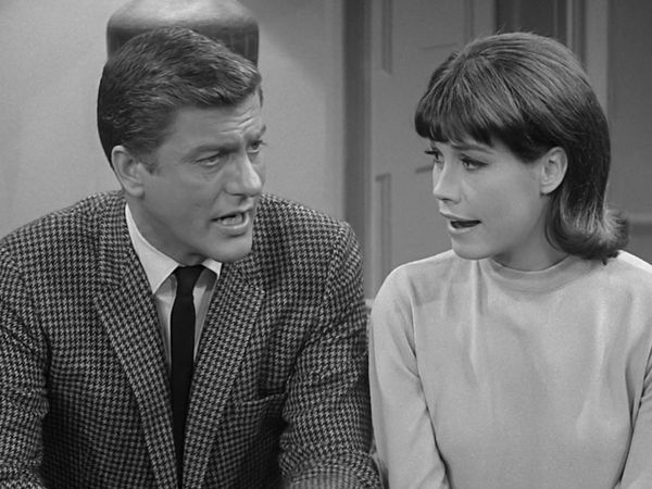 The Dick Van Dyke Show - A Day in the Life of Alan Brady