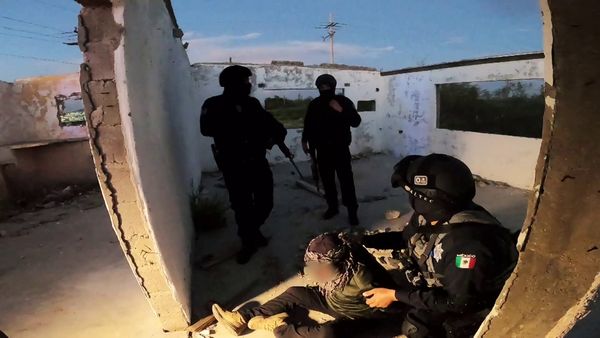 ¡ALTO! Frontera - Episodio 7