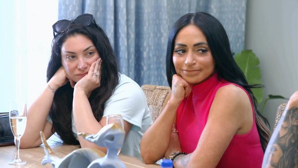 Jersey Shore Family Vacation - Deena Makes a Friend