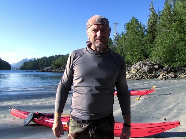 Survivorman - Survivorman & Son Tofino