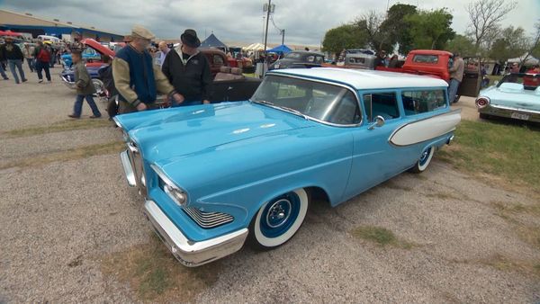 Mi Coche Clasico - El Lonestar Roundup