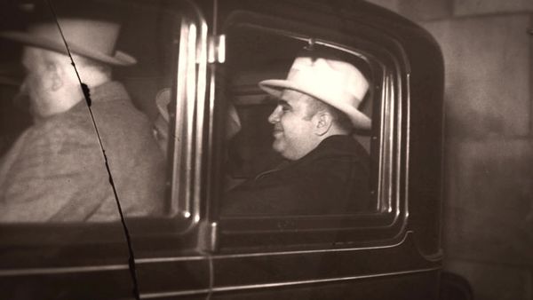Becoming Evil: The Mafia - Chicago and the Rise of Al Capone