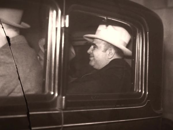 Becoming Evil: The Mafia - Chicago and the Rise of Al Capone
