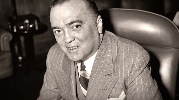 Becoming Evil: The Mafia - J. Edgar Hoover, the FBI and “Public Enemies”