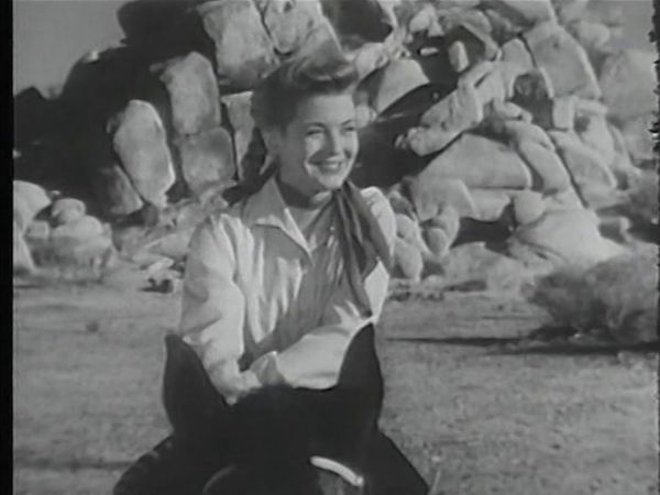 Annie Oakley - Valley of the Shadows