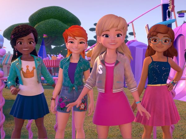 Friends: Girls on a Mission - Behind the Curtain