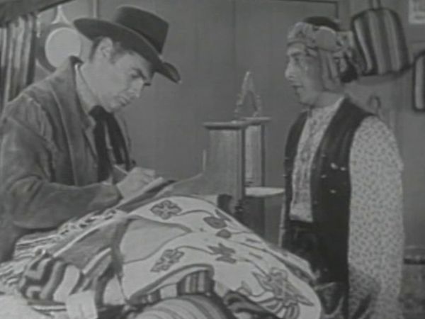 Annie Oakley - Annie Rides the Navajo Trail