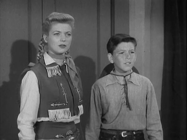 Annie Oakley - Trigger Twins