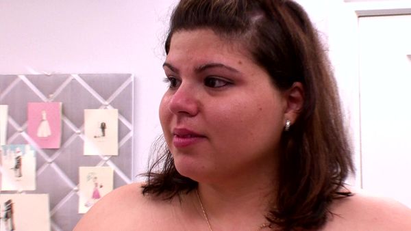 Say Yes to the Dress: Big Bliss - Mom Knows Best?