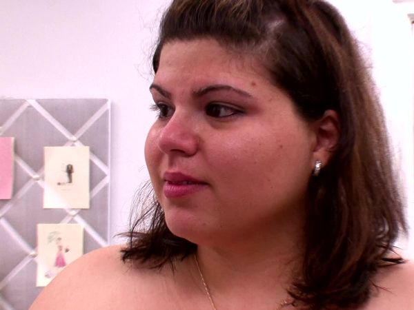 Say Yes to the Dress: Big Bliss - Mom Knows Best?