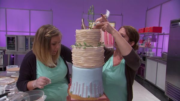 Cake Wars - The Knot