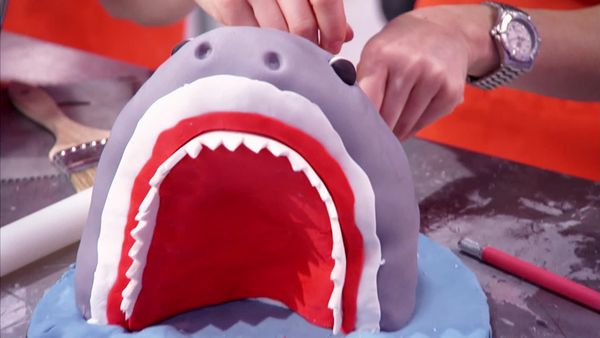 Cake Wars - Shark Lagoon
