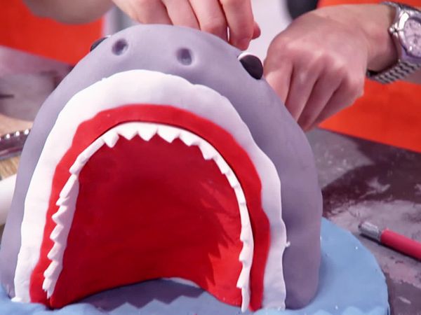 Cake Wars - Shark Lagoon