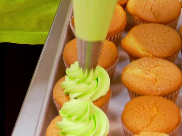 Cupcake Wars - Cupcakes: The Final Frontier