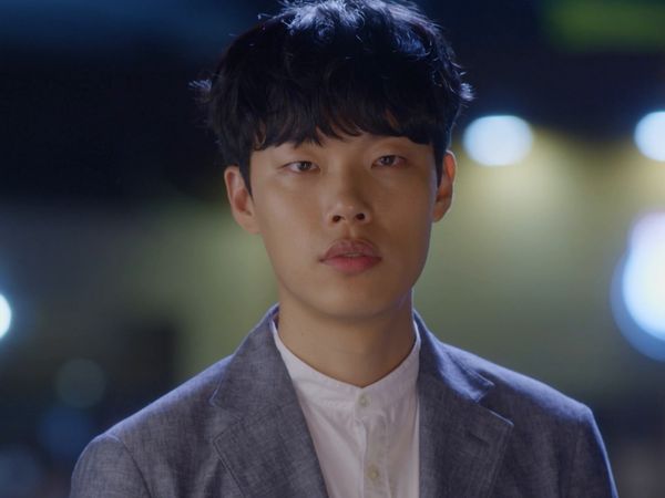 Lucky Romance - If nothing's going on, let's have a meal.