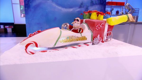 Cake Wars - Christmas: Santa's New Ride