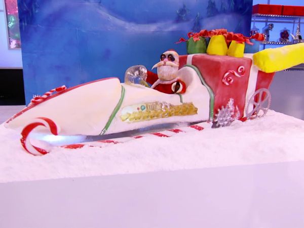 Cake Wars - Christmas: Santa's New Ride