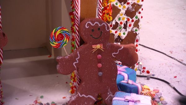 Cake Wars - Christmas: Ultimate Gingerbread House