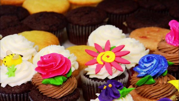 Cupcake Wars - Cupcakes for the Queen