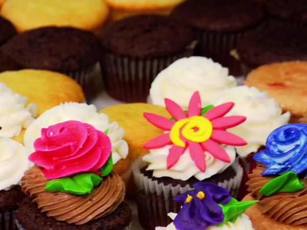Cupcake Wars - Cupcakes for the Queen