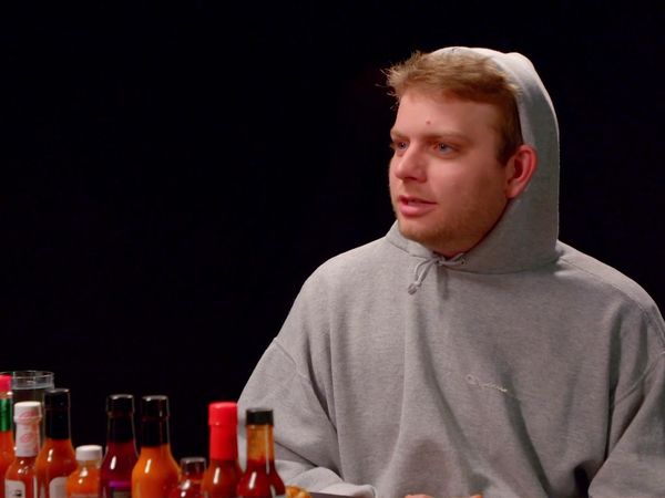 Hot Ones - Mac DeMarco Tries to Stay Chill While Eating Spicy Wings