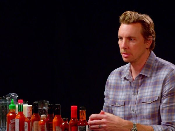 Hot Ones - Dax Shepard Does Mental Math While Eating Spicy Wings