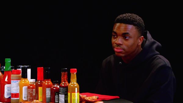 Hot Ones - Vince Staples Delivers Hot Takes While Eating Spicy Wings