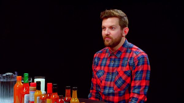 Hot Ones - Dillon Francis Hurts His Body with Spicy Wings
