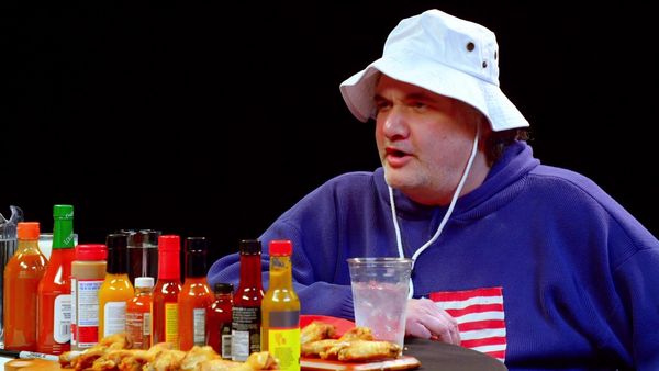 Hot Ones - Artie Lange Is Raw and Uncensored While Eating Spicy Wings