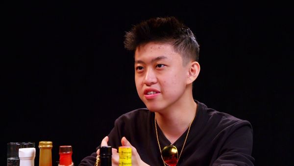 Hot Ones - Rich Brian Experiences Peak Bromance While Eating Spicy Wings