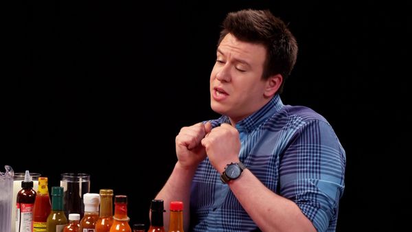 Hot Ones - Philip DeFranco Sets a YouTube Record While Eating Spicy Wings