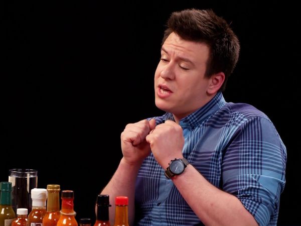 Hot Ones - Philip DeFranco Sets a YouTube Record While Eating Spicy Wings