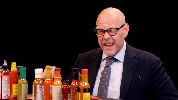 Hot Ones - Alton Brown Rigorously Reviews Spicy Wings