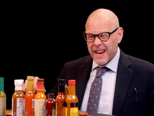 Hot Ones - Alton Brown Rigorously Reviews Spicy Wings