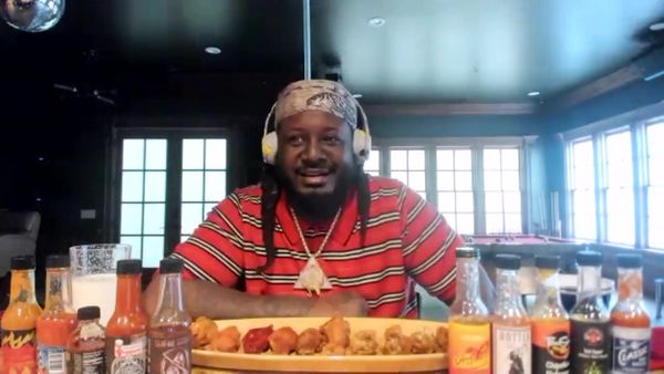 Hot Ones - T-Pain Tastes Gas While Eating Spicy Wings