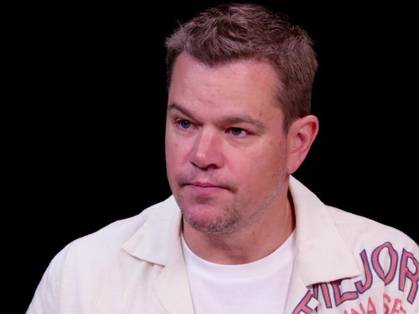 Hot Ones - Matt Damon Sweats From His Scalp While Eating Spicy Wings
