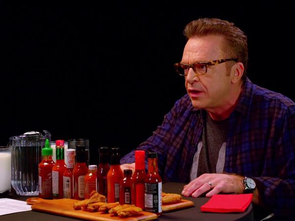 Hot Ones - Tom Arnold Melts Down While Eating Spicy Wings