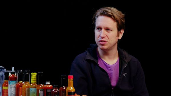 Hot Ones - Pete Holmes Does Improv While Eating Spicy Wings