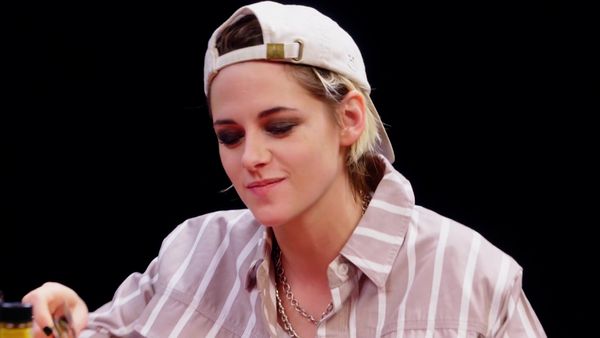 Hot Ones - Kristen Stewart Brings the Angels to Eat Spicy Wings