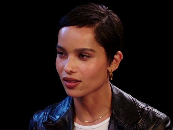 Hot Ones - Zoë Kravitz Gets Trippy While Eating Spicy Wings