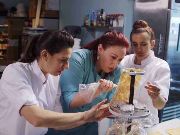 Crazy Cakes - Magical and Mysterious Cakes