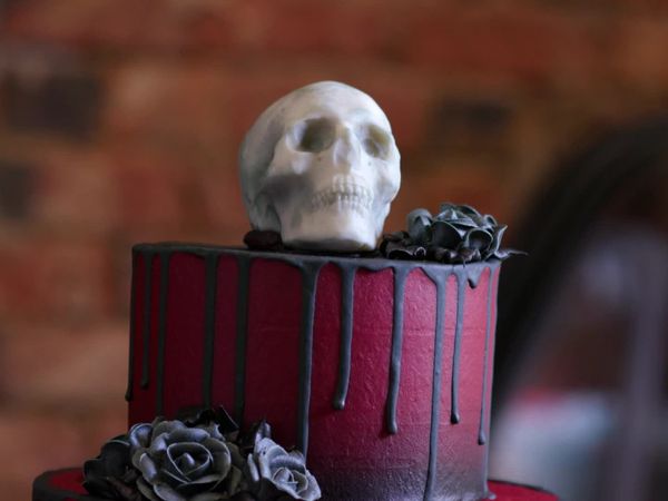 Cake Hunters - A Baker for the Bikers?